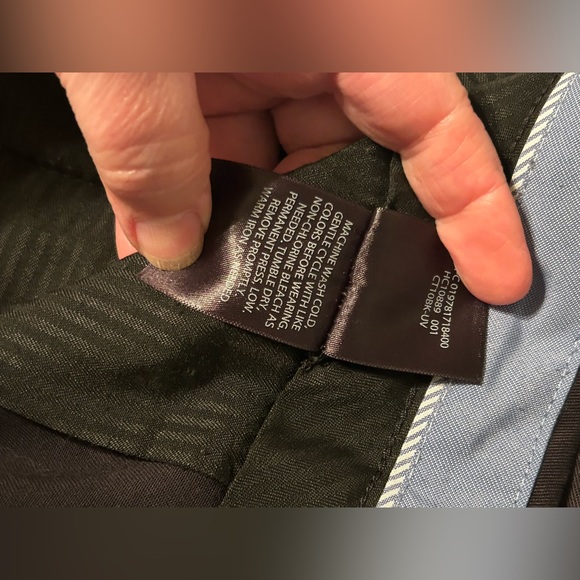 Haggar Straight Fit Premium, No Iron Men’s Black Pants - Picture 4 of 6